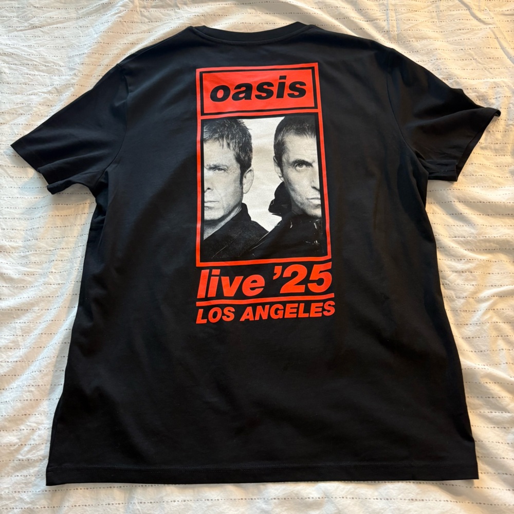 oasis live 25 los angeles September 7 concert tee. brand new never worn. size L.